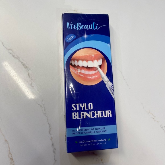 NEW Set of Teeth Whitening Pens - Picture 1 of 3